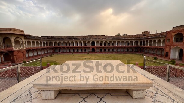 Agra Kalesi Jahangiri Mahal, tarihi avlu, Babür mimarisi, Agra, Hindistan