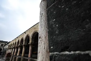 Amed Ulu Cami, Diyarbakır, bazalt taş, sütunlar, kemerli revaklar