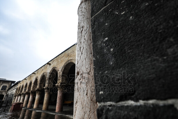 Amed Ulu Cami, Diyarbakır, bazalt taş, sütunlar, kemerli revaklar