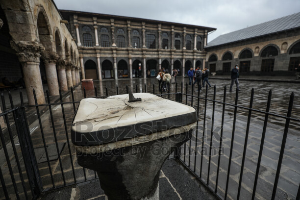 Amed Ulu Cami güneş saati, El Cezeri, tarihi saat, Diyarbakır, bilim tarihi