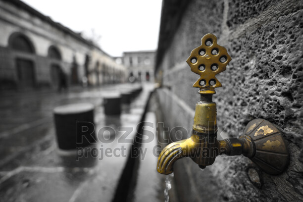 Amed Ulu Cami, Diyarbakır, pirinç musluk, tarihi avlu, taş mimari