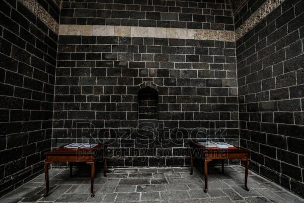 Amed Ulu Cami, Diyarbakır, bazalt taş duvar, tarihi iç mekân, taş mimari