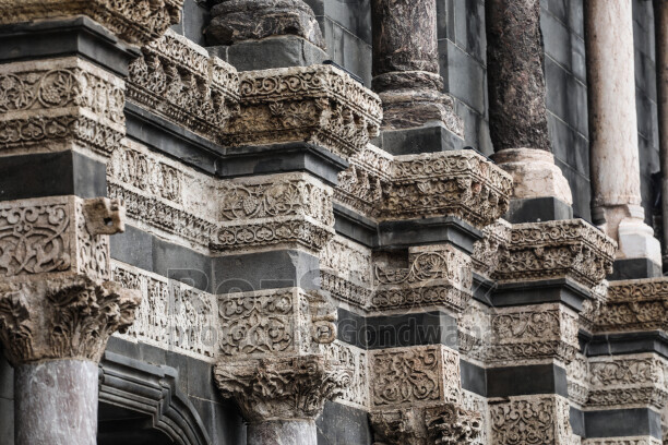 Amed Ulu Cami, Diyarbakır, sütun başlıkları, taş işçiliği, bazalt mimari