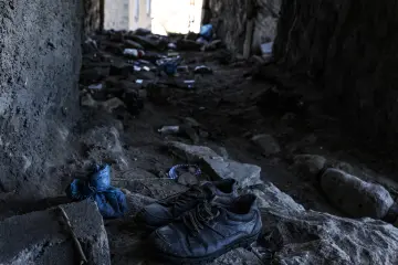Batman'da bulunan 12 bin yıllık antik kent Hasankeyf Sular Altında Bırakılıyor, Ilısu Barajı'nın su tutmasıyla 2026 yılının sonlarında ayında büyük ölçüde sular altında kalmıştır.