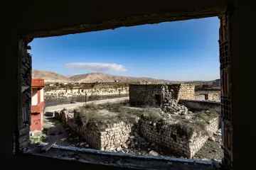 Batman'da bulunan 12 bin yıllık antik kent Hasankeyf Sular Altında Bırakılıyor, Ilısu Barajı'nın su tutmasıyla 2026 yılının sonlarında ayında büyük ölçüde sular altında kalmıştır.