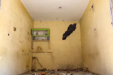 Batman'da bulunan 12 bin yıllık antik kent Hasankeyf Sular Altında Bırakılıyor, Ilısu Barajı'nın su tutmasıyla 2026 yılının sonlarında ayında büyük ölçüde sular altında kalmıştır.
