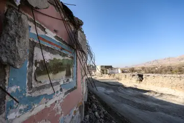 Batman'da bulunan 12 bin yıllık antik kent Hasankeyf Sular Altında Bırakılıyor, Ilısu Barajı'nın su tutmasıyla 2026 yılının sonlarında ayında büyük ölçüde sular altında kalmıştır.
