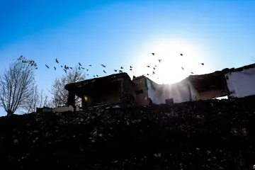 Batman'da bulunan 12 bin yıllık antik kent Hasankeyf Sular Altında Bırakılıyor, Ilısu Barajı'nın su tutmasıyla 2026 yılının sonlarında ayında büyük ölçüde sular altında kalmıştır.