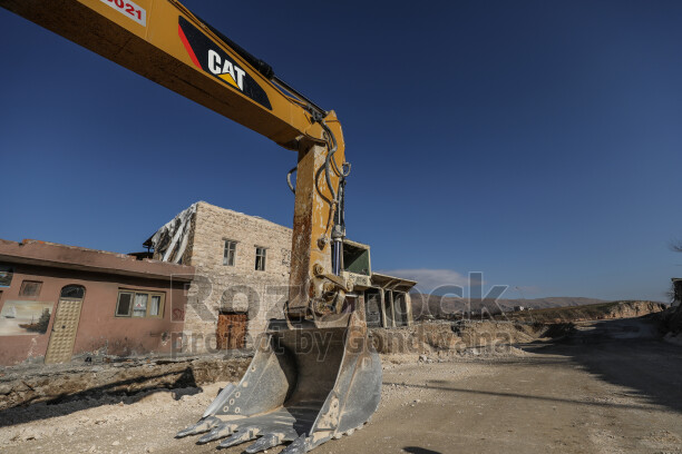Batman'da bulunan 12 bin yıllık antik kent Hasankeyf Sular Altında Bırakılıyor, Ilısu Barajı'nın su tutmasıyla 2026 yılının sonlarında ayında büyük ölçüde sular altında kalmıştır.