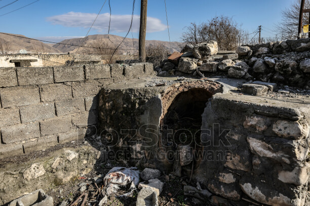 Batman'da bulunan 12 bin yıllık antik kent Hasankeyf Sular Altında Bırakılıyor, Ilısu Barajı'nın su tutmasıyla 2026 yılının sonlarında ayında büyük ölçüde sular altında kalmıştır.