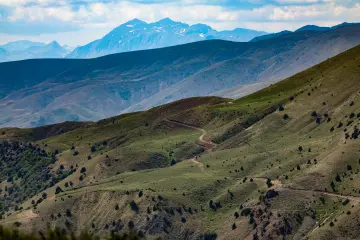 Dersim Buyer Dağı dağ yamaçları ve yüksek dağ silsilesi