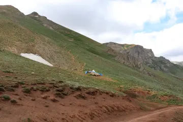 Dersim Buyer Dağı'nda yüksek rakımlı dağ manzarası