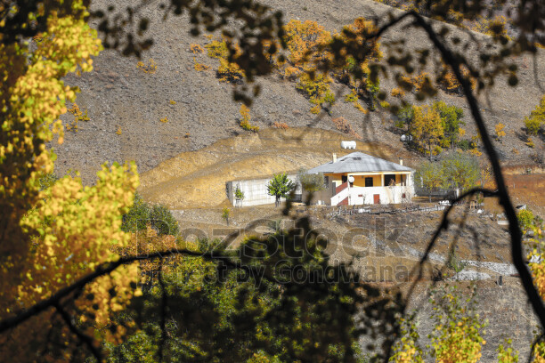 Dersim Pülümür sonbahar manzarası ve dağ evi