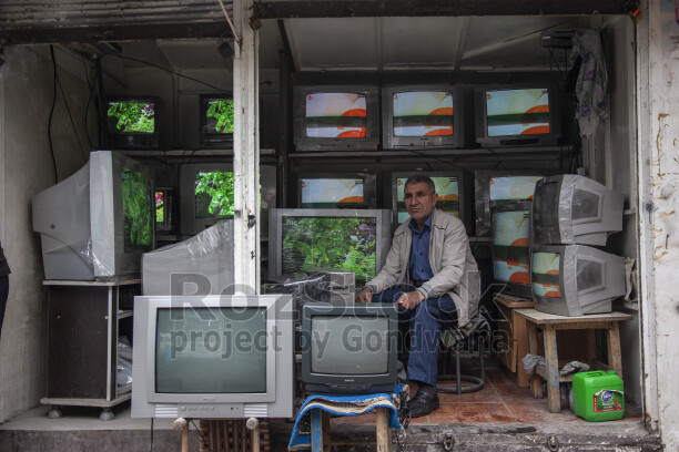 Diyarbakır eski televizyon dükkânı, elektronik esnafı, CRT televizyonlar, eski teknoloji