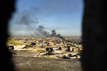 Şengal'de Daiş soykırımında kaçan Êzidî ailleler ve çocukları