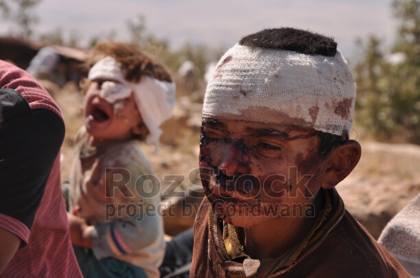Şengal'de Daiş soykırımında kaçan Êzidî ailleler ve çocukları