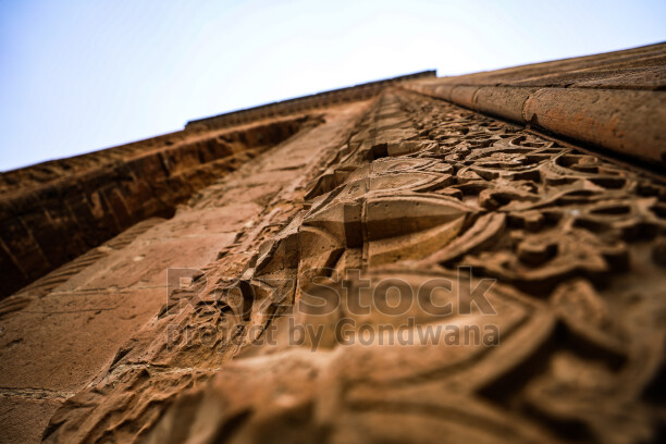 İşlenmiş Taş Duvarlarıyla Tarihi Kasımiye Medresesi