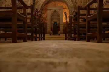 Mardin Savur Dereiçi Mor Yuhannon Kilisesi içi, Süryani kilisesi ve taş mimari