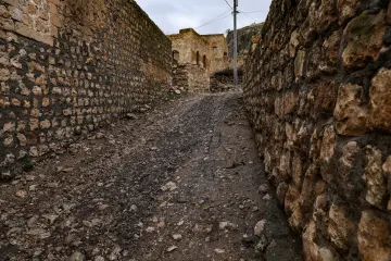Mardin Savur tarihi taş sokak, eski yapılar ve taş mimari