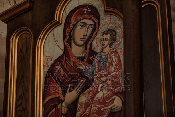 Akdamar Kilisesi'ndeki Meryem Ana ve Çocuk İsa ikonası, Ermeni Hristiyan sanatı ve dini mirasın önemli örneklerinden biridir.