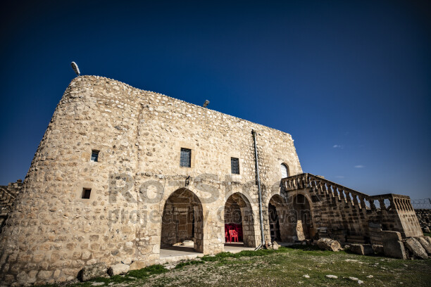 Midyat Zaz köyü Mor Dimet Kilisesi tarihi taş mimarisi