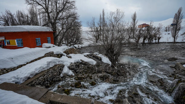 Munzur Baba Dergahı, Munzur Gözeleri ve karlı kış manzarası