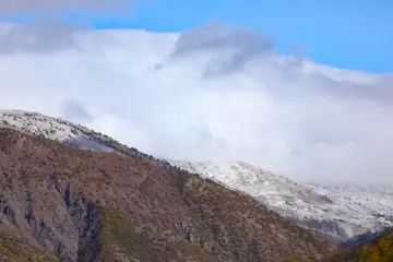 Pülümür dağlarında sonbahar renkleri ve ilk kar manzarası