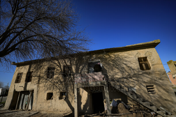 Şengal (Sincar), Özellikle 2014 yılında yaşanan IŞİD trajedisi, Êzîdî toplumu için yalnızca coğrafi bir bölge değil, tarih boyunca inançlarını korudukları, fermanlara karşı direndikleri ve en kutsal değerlerini barındırdıkları manevi bir kaledir.
