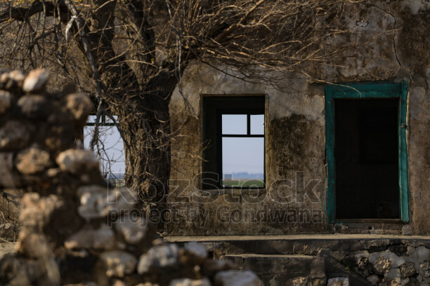 Şengal (Sincar), Özellikle 2014 yılında yaşanan IŞİD trajedisi, Êzîdî toplumu için yalnızca coğrafi bir bölge değil, tarih boyunca inançlarını korudukları, fermanlara karşı direndikleri ve en kutsal değerlerini barındırdıkları manevi bir kaledir.