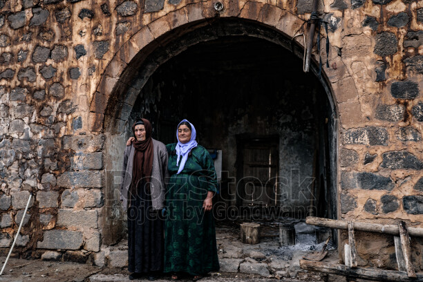 Şengal (Sincar), Özellikle 2014 yılında yaşanan IŞİD trajedisi, Êzîdî toplumu için yalnızca coğrafi bir bölge değil, tarih boyunca inançlarını korudukları, fermanlara karşı direndikleri ve en kutsal değerlerini barındırdıkları manevi bir kaledir.