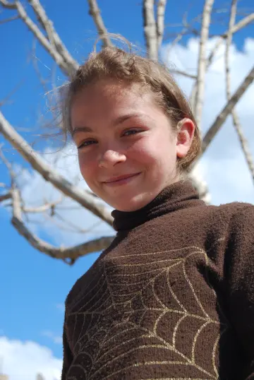Mahallelerde ara sokaklarda çalışan, oynayan çocuk portreleri