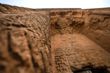 Tarihi Kasimiye Medresesi İşlenmiş Taş Duvar