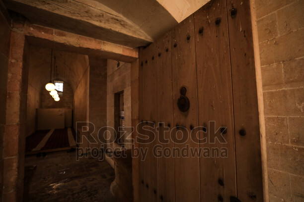 Tarihi Kasımiye Medresesi Tahta Kapı