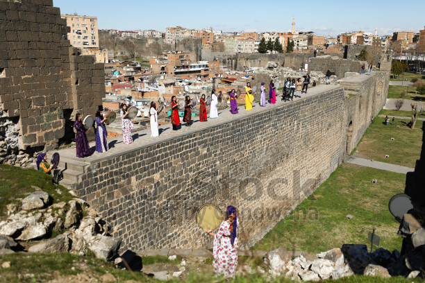 Mezopotamya kültürü, Diyarbakır şehir manzarası, kültür turizmi, tarihi kent, belgesel fotoğraf, amed