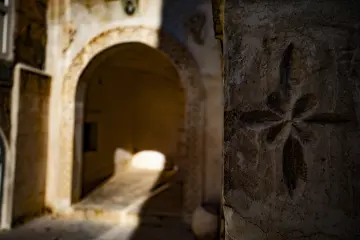 Zaz Köyü Mor Dimet Kilisesi taş duvar oyma süsleme ve tarihi mimari