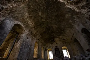 Zaz Köyü tarihi taş yapı iç mekân kemerli mimari ve Süryani mirası